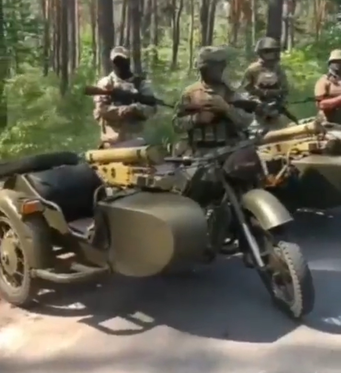Protivoklopna raketa 9K115-2 Metis na motociklu (Foto: Mreža X)