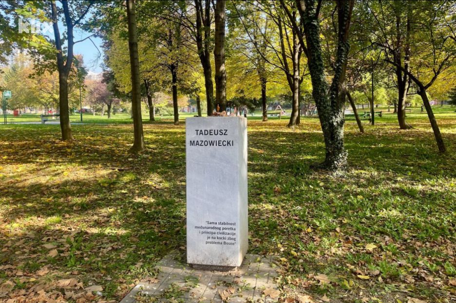 Bista Tadeusza Mazowieckog otuđena prošle godine (Foto: T. S./Klix.ba)