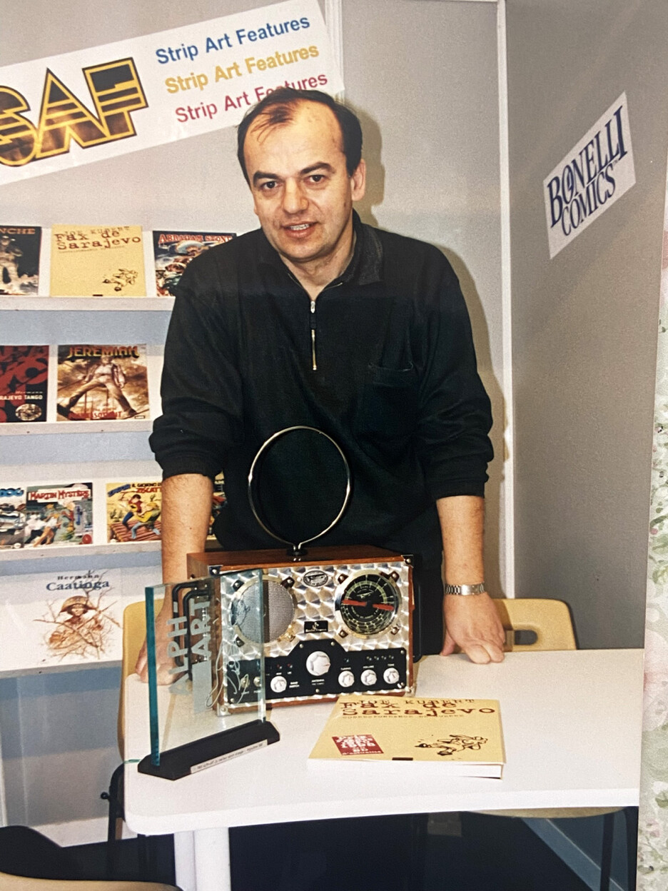 Ervin Rustemagic na štandu u Angoulemeu 1994. sa nagradom France radio