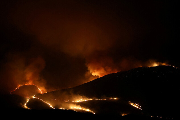 Požar u Albaniji (Foto: Reuters)