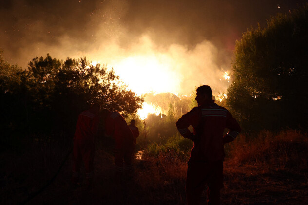 Požar u Albaniji (Foto: Reuters)