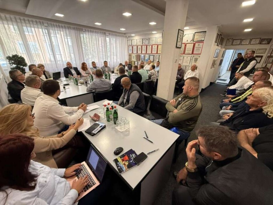 Taksisti zakazali sastanak i sa ministrom Edinom Fortom (Foto: FENA)