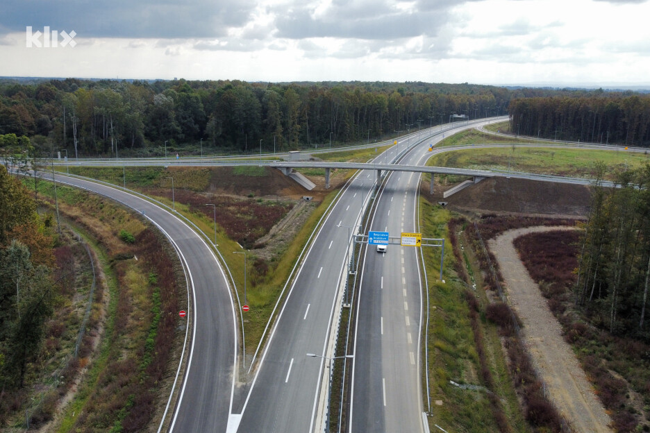 Cesta između granica BiH i Hrvatske (Foto: E. M./Klix.ba)