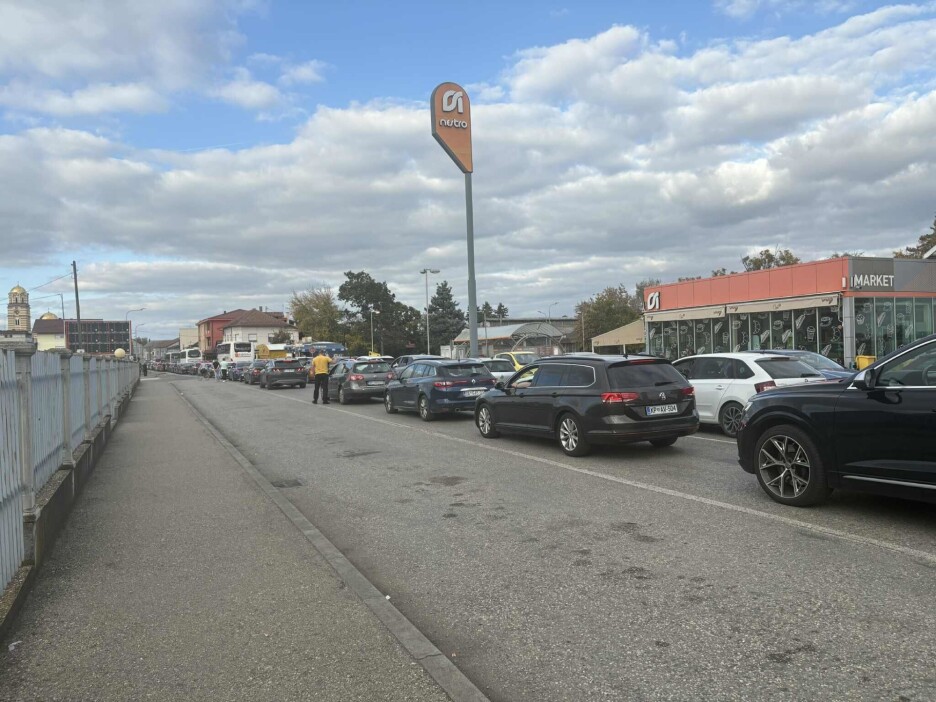 Duge kolone prije GP Stara Gradiška (Foto: Klix.ba)