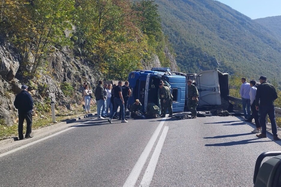 Komandir voda iz Nizozemske i dva sanitetska vojnika su pritekli u pomoć (Foto: EUFOR)