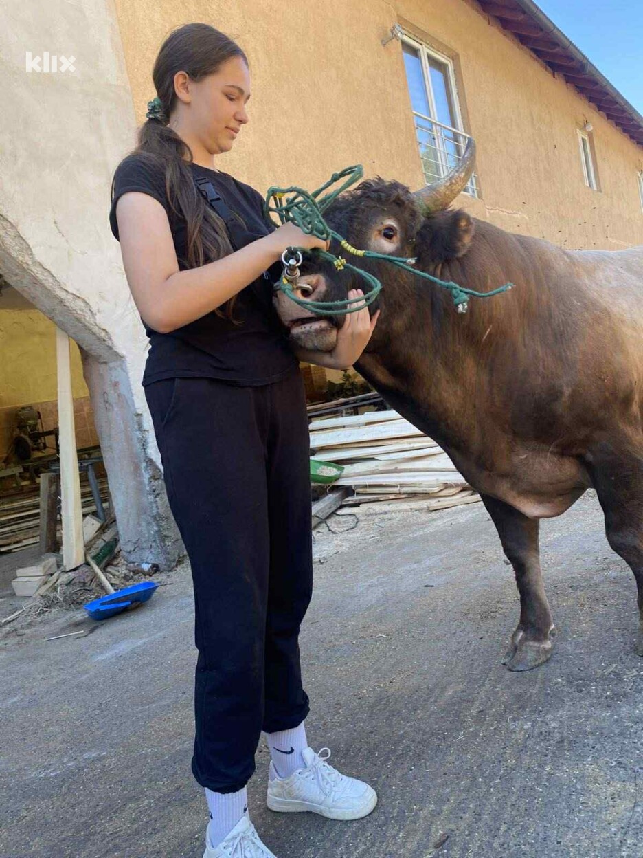 Amina Bjelić želi inspirisati mlade ljude, a naročito djevojke, da slijede svoje snove (Fotografija ustupljena Klix.ba)