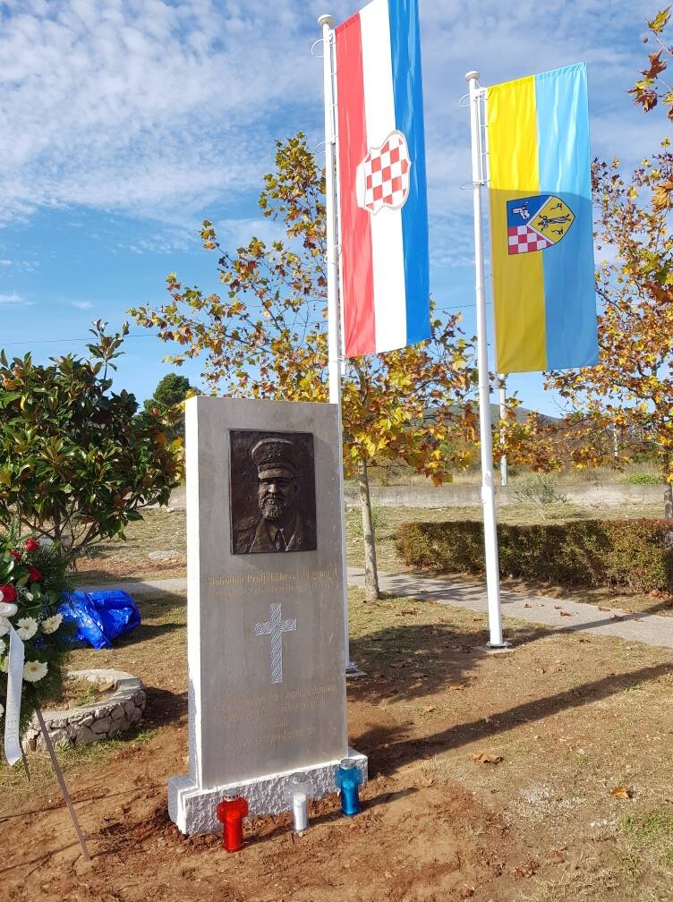 Sramotan čin u Čapljini povodom manifestacije namjenjene ratnom zločincu Slobodanu Praljku (Foto: Facebook)