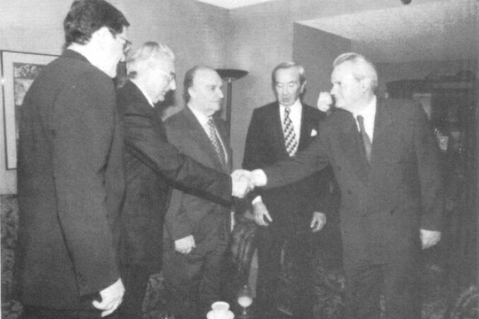 Tuđma, Izetbegović i Milošević uoči parafiranja sporazuma (Foto: State Department/Aric R. Schwan)