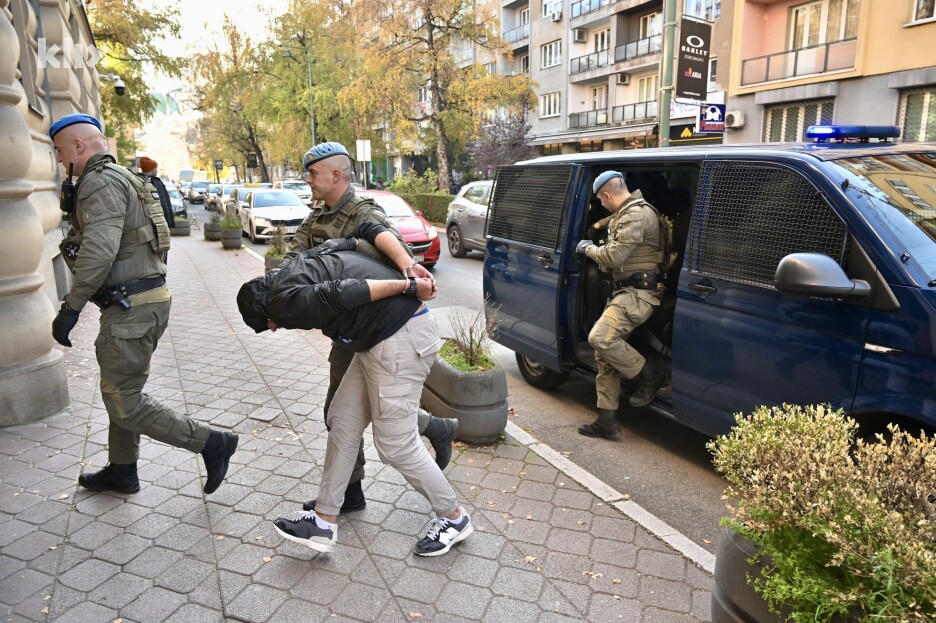 Trojica osumnjičenih za prodaju narkotika (Foto: T. S./Klix.ba)