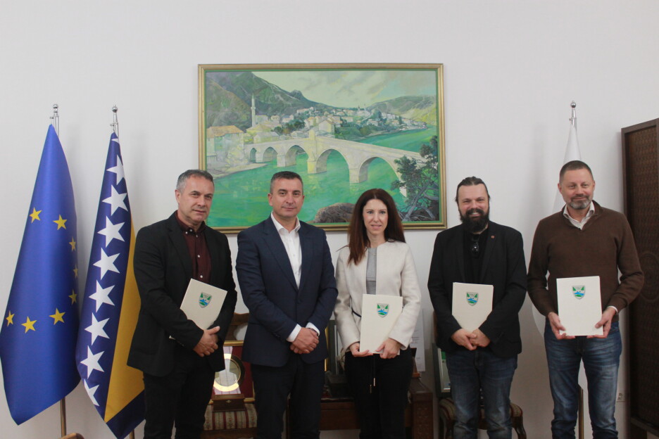 Pored obnovljene biblioteke ovim projektom omogućen je bolji i sigurniji pristup školi (Foto: Grad Konjic)