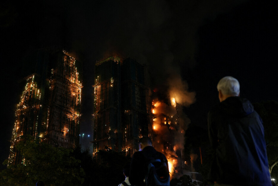 Požar je zahvatio nekoliko stambenih zgrada (Foto: Reuters)