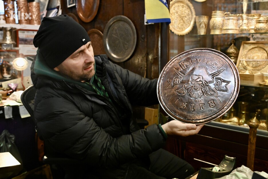 Kenan Hidić navodi da objašnjavaju turistima da se ovdje živi normalno (Foto: V. D./Klix.ba)