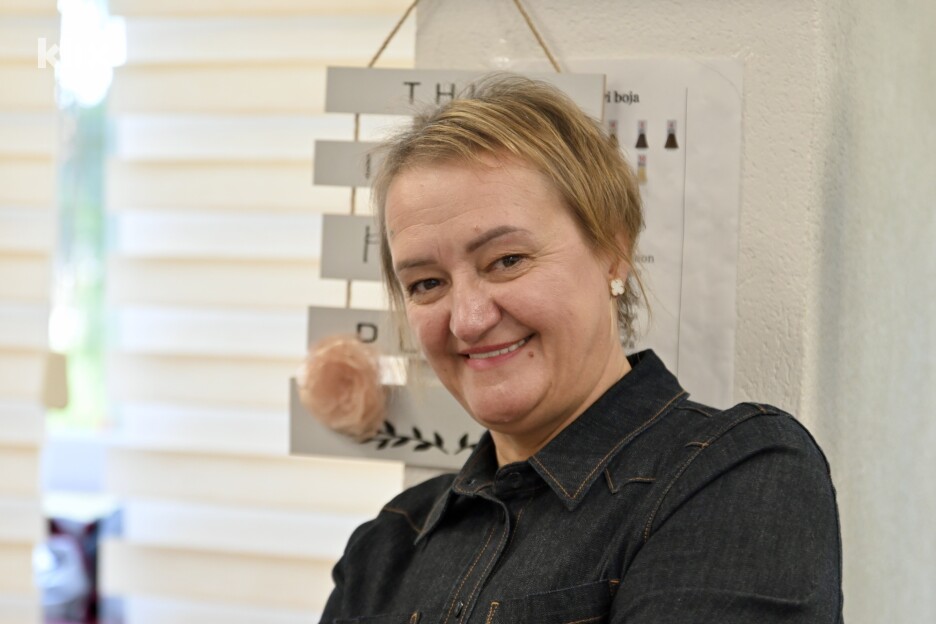 Mediha Topalović, nastavnica praktične nastave za zanimanje frizer/vlasuljar (Foto: V. D./Klix.ba)