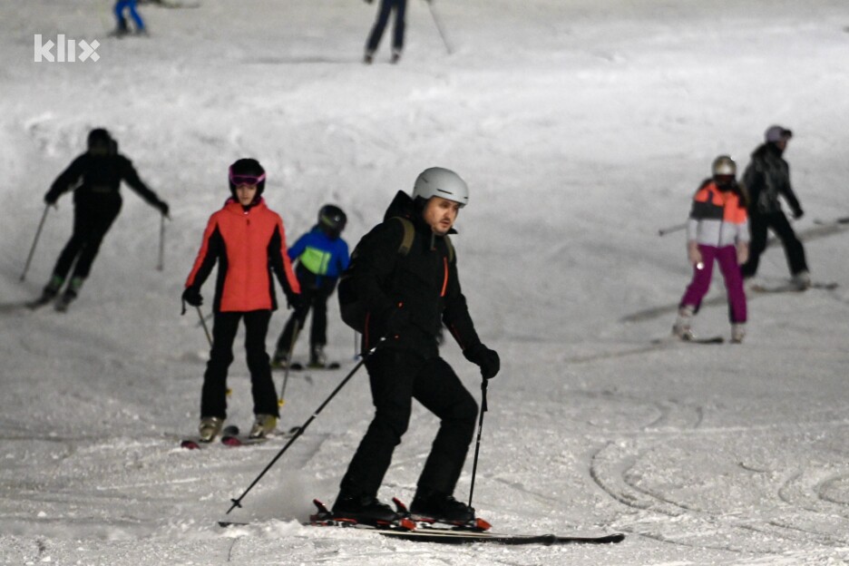 Brojni skijaši stigli su na otvaranje ski sezone na Bjelašnici (Foto: V. D./Klix.ba)