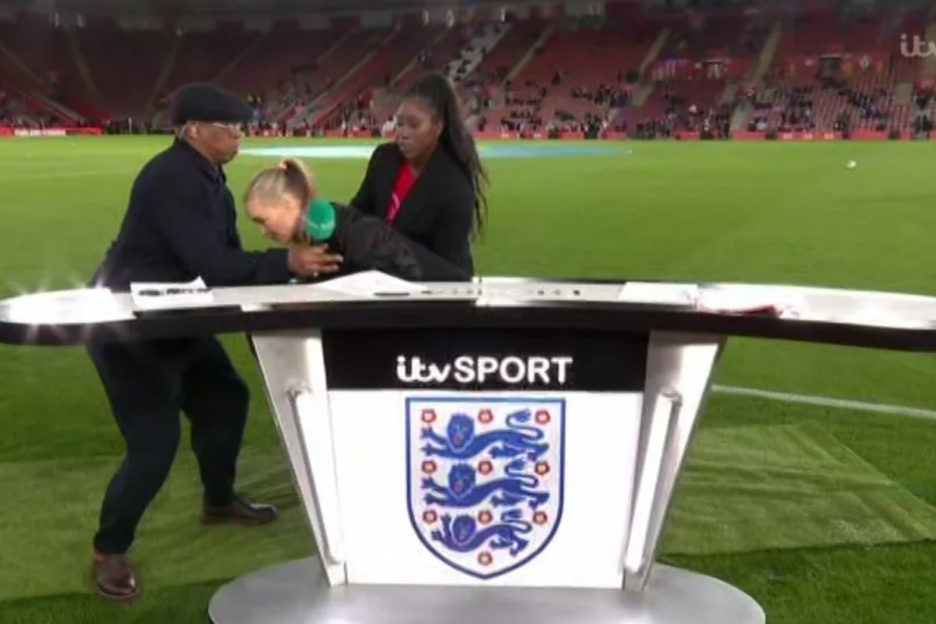 Woods je vodila program ITV-a pred duel ženskih selekcija Engleske i Gane (Screenshot/ITV)