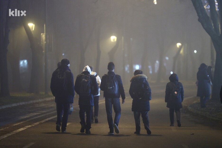 Zbog smoga je smanjena vidljivost (Foto: S. S./Klix.ba)