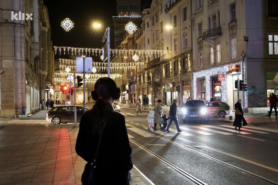 Titova ulica ovih dana je posebno privlačna. (Foto: I. Š./Klix.ba)