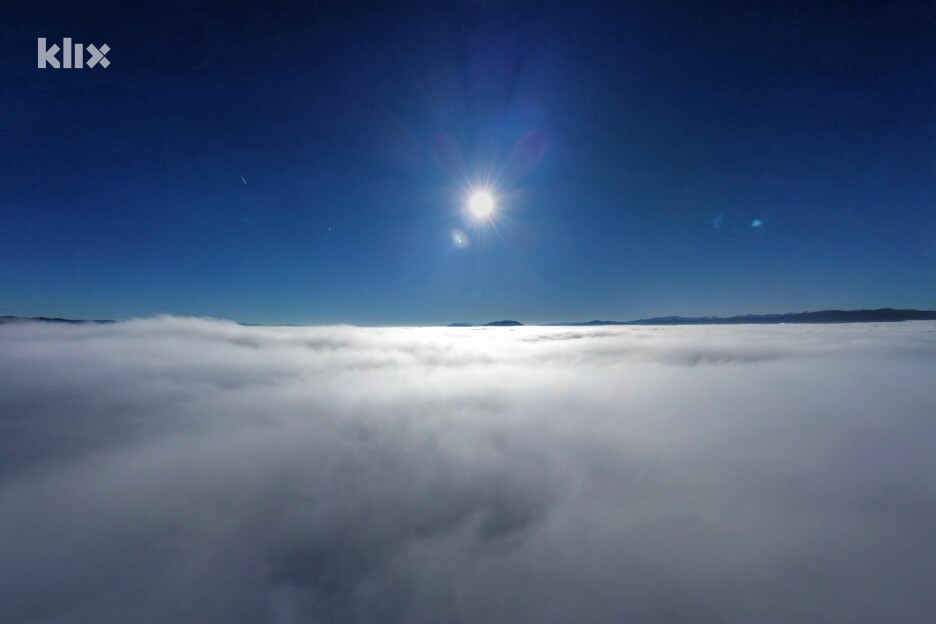 Iz magle smo izašli nakon 400 metara leta dronom u visinu (Foto: E. M./Klix.ba)