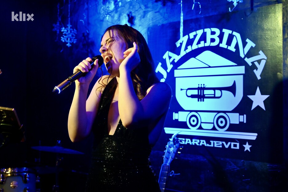 Publika je imala priliku čuti i njene do sada neobjavljene i neizvedene numere (Foto: T. S./Klix.ba)