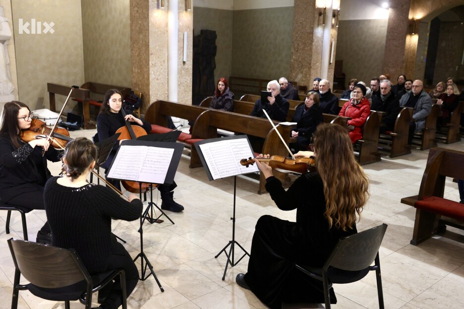 U programu kvarteta su bila djela Johanna Sebastiana Bacha, Arcangela Corellija, Georgea Friderica Handela te adventske pjesme (Foto: S. S./Klix.ba)