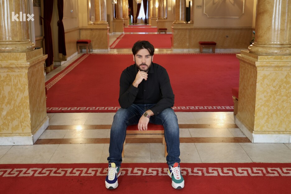 Omerović ističe da je posebna čast raditi s američkim autorima saradnicima (Foto: I. Š./Klix.ba)