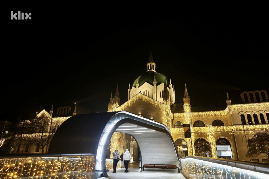 Mnogi zastanu kako bi zabilježili trenutak (Foto: I. Š./Klix.ba)