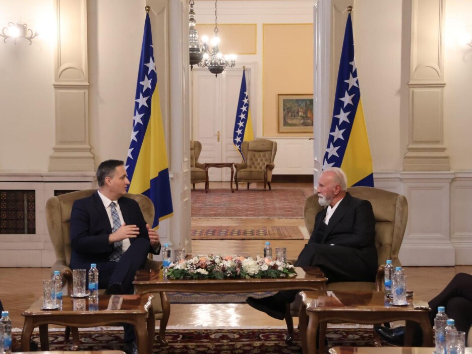 Denis Bećirović je, između ostalog, naveo da su pjesme Dine Merlina svevremenski hitovi