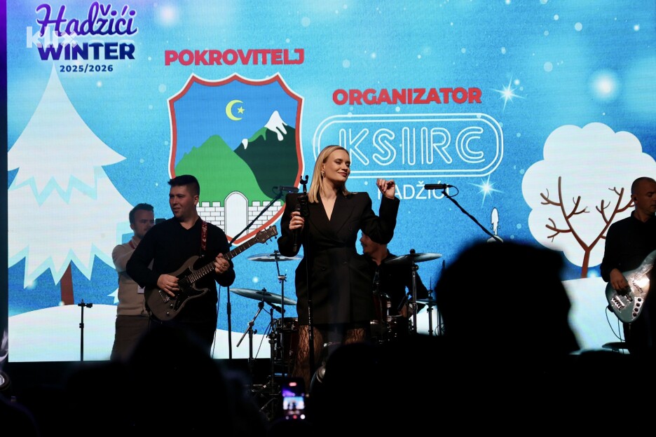 Na koncertu je izvela brojne hitove svojih kolega (Foto: I. Š./Klix.ba)