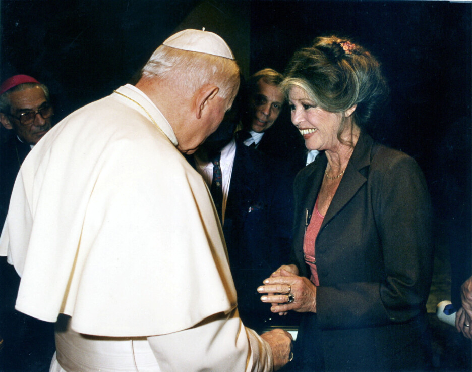 Ova francuska glumica se 1995. godine sastala s papom Ivanom Pavaom II (Foto: Reuters)