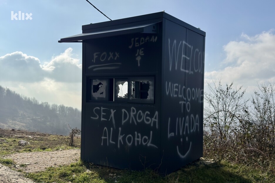 Uništeni objekat na Humu (Foto: I. Š./Klix.ba)