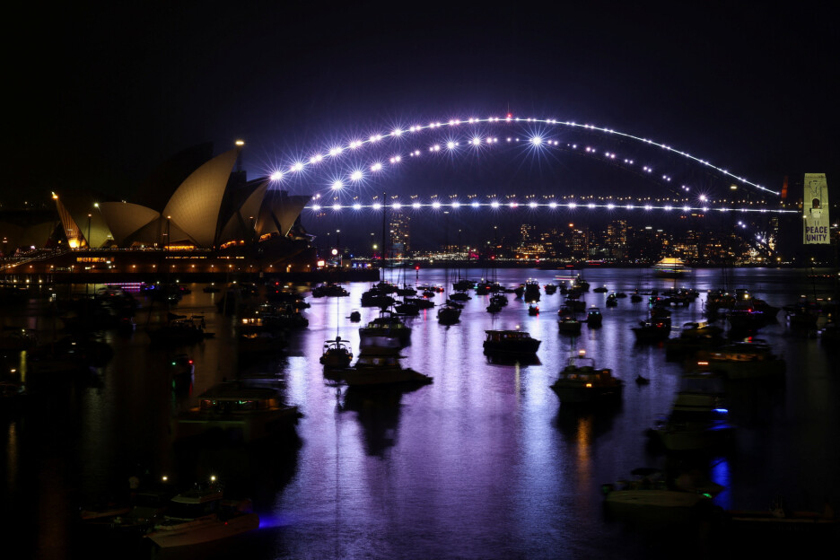 Sydney Harbour Bridge osvijetljen u čast žrtvama napada na Bondi plaži (Foto: Reuters)