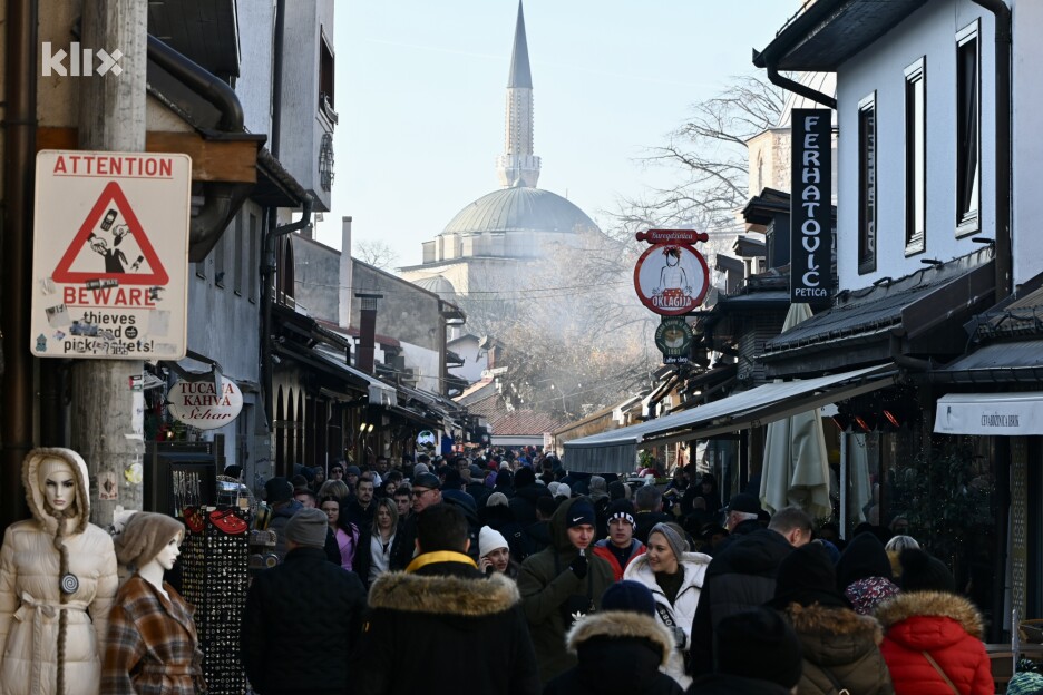 Gužva na Baščaršiji (Foto: V. D./Klix.ba)