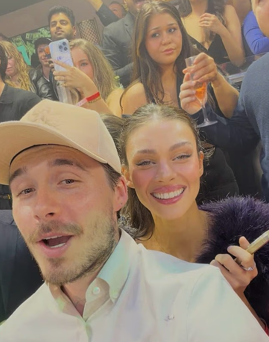 Brooklyn na novogodišnjoj zabavi sa suprugom (Foto: Instagram)