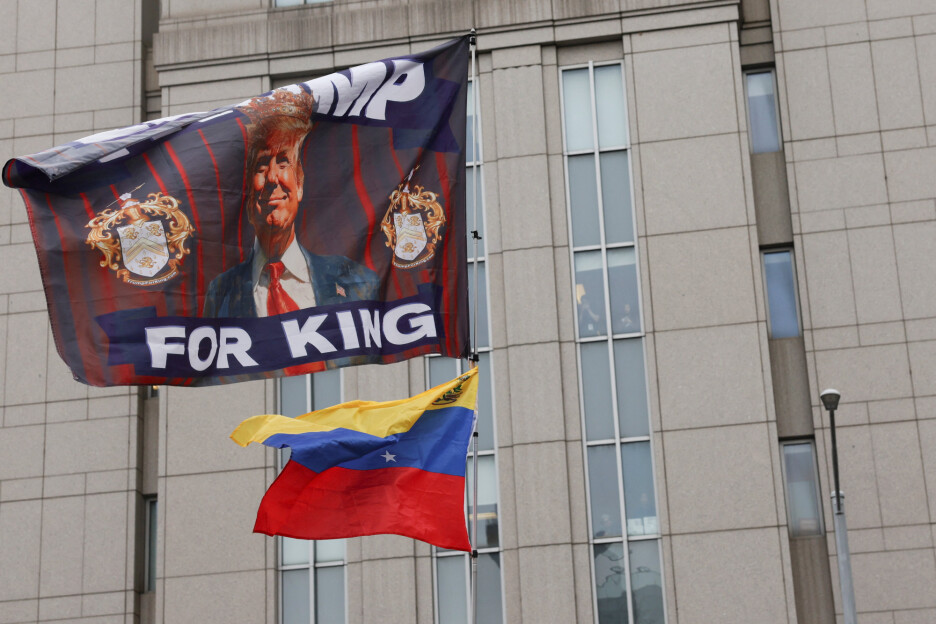 Dvije grupe demonstranata su se okupile ispred sudnice u New Yorku povodom suđenja (Foto: Reuters)