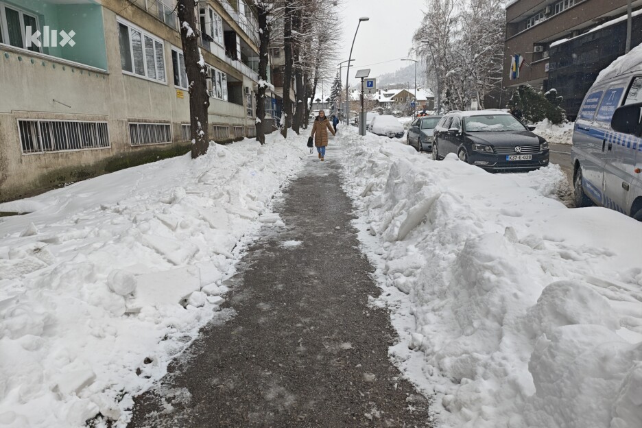 Očišćeni trotoari za pješake (Foto: E. M./Klix.ba)