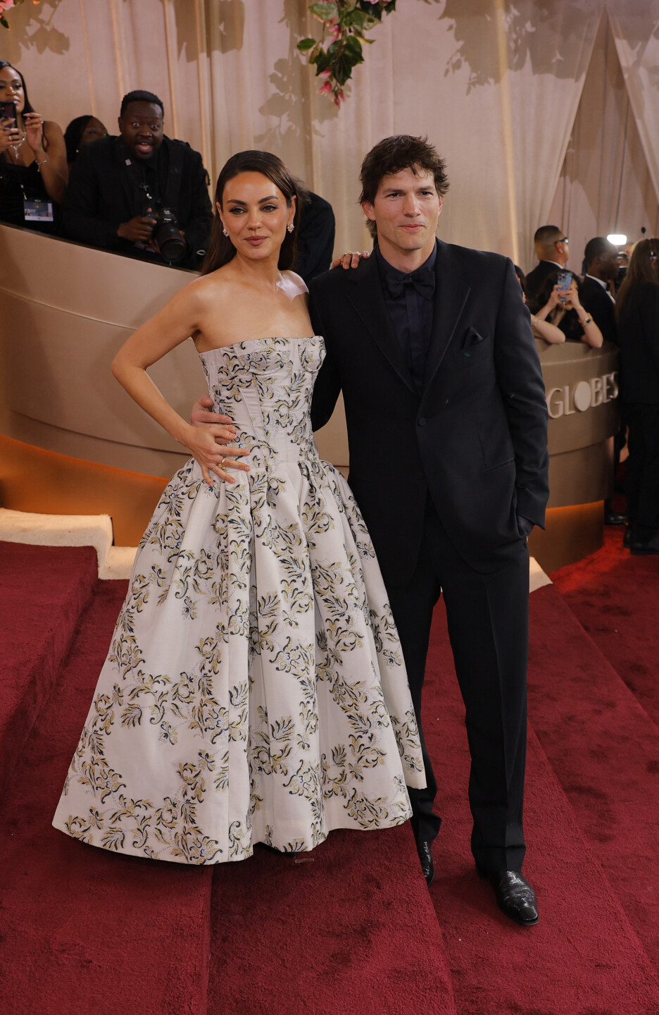 Mila Kunis i Ashton Kutcher pozirali su za medije (Foto: Reuters)