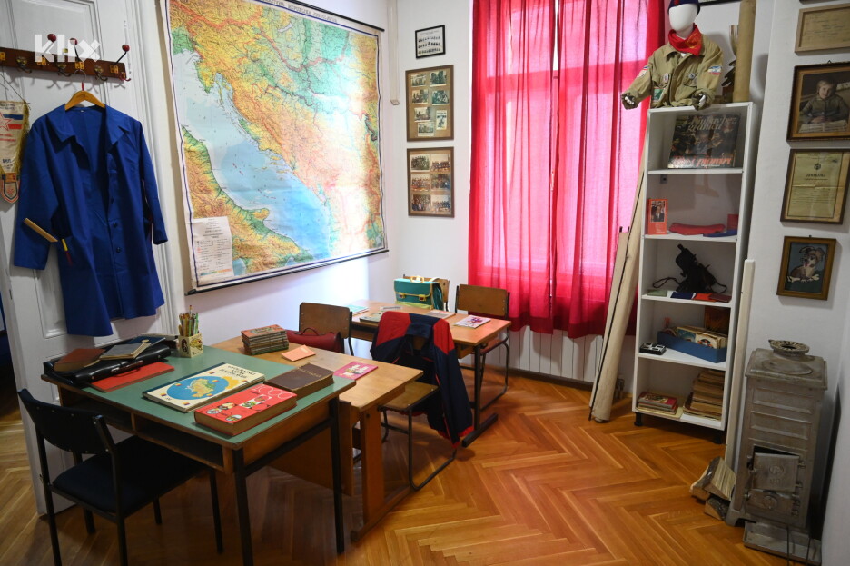 Učionica koja je novi dio postavke Muzeja 80-ih (Foto: T. S./Klix.ba)