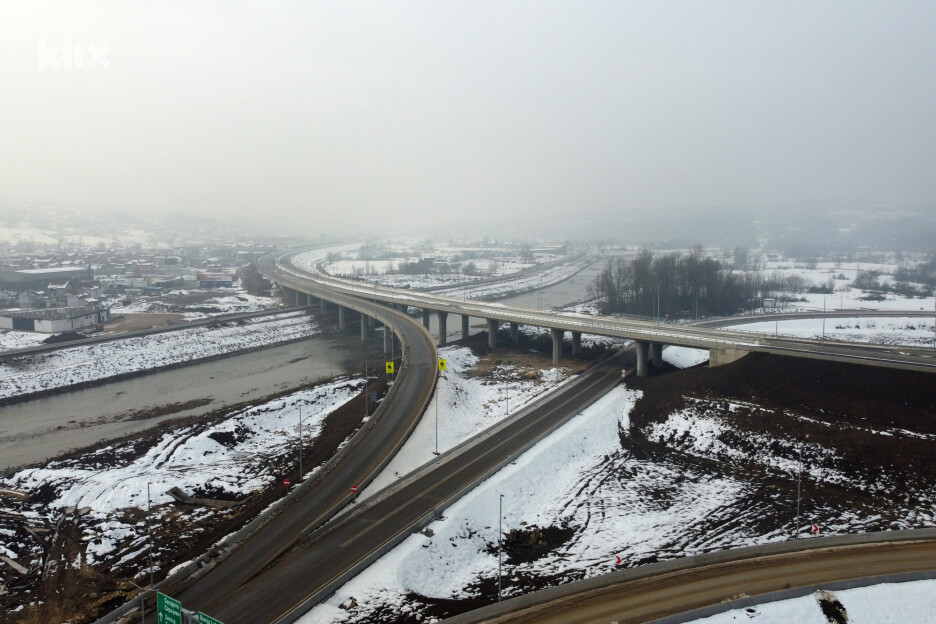 Petlja uključenja na trasu na sjeveru Putnikovo Brdo (Foto: E. M./Klix.ba)