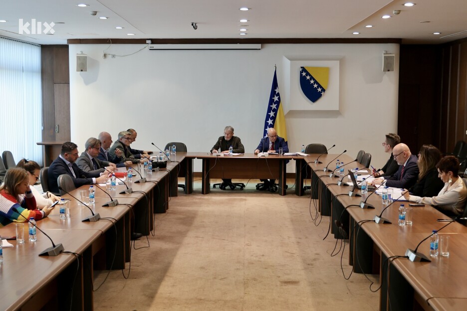Na saslušanje pred parlamentarnu komisiju ponovo nije došao direktor koji je nadležan za većinu pitanja (Foto: I. Š./Klix.ba)