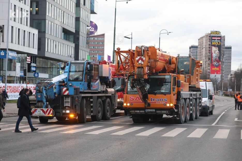 U narednim satima se očekuje uklanjanje tramvaja nakon nesreće (Foto: S. S./Klix.ba)
