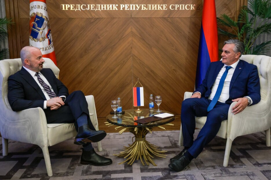 Prvi međunarodni zvaničnik s kojim se Siniša Karan sastao nakon preuzimanja mandata je otpravnik poslova Ambasade SAD-a