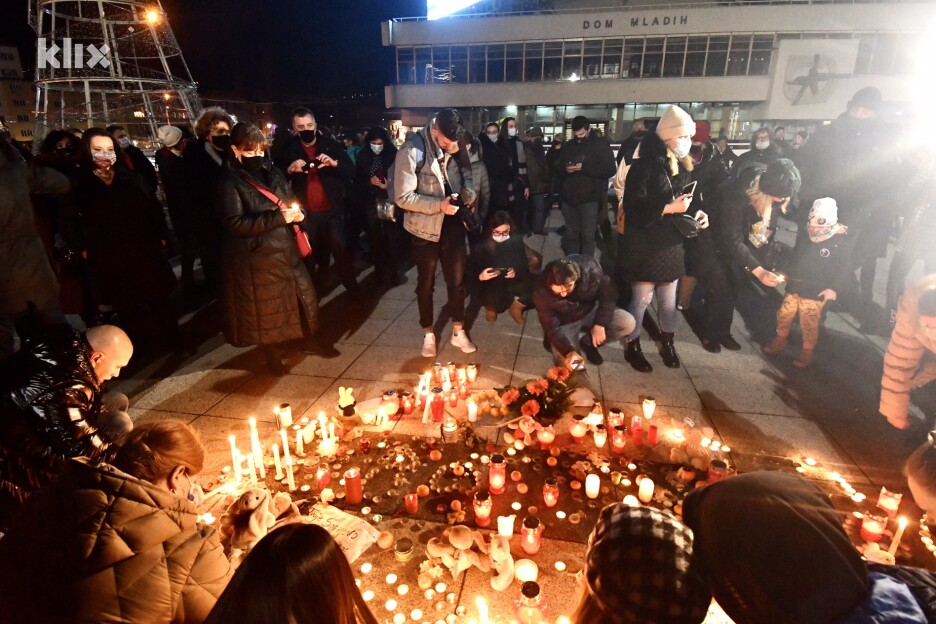 Oproštaj građana Sarajeva od Đorđa Balaševića 2021. godine (Foto: Klix.ba)