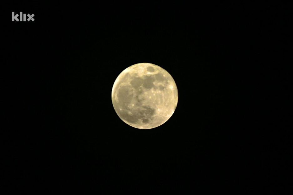 Pun Mjesec iznad Sarajeva (Foto: V. D./Klix.ba)