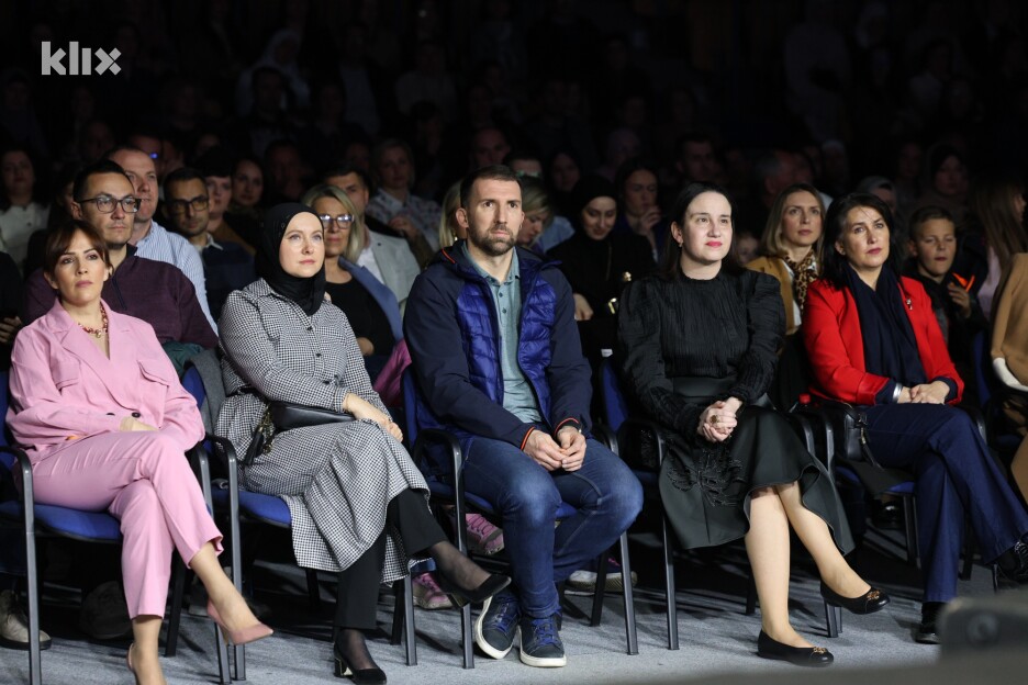 Među zvanicama bili su Adnan Delić i Benjamina Karić (Foto: S. S./Klix.ba)