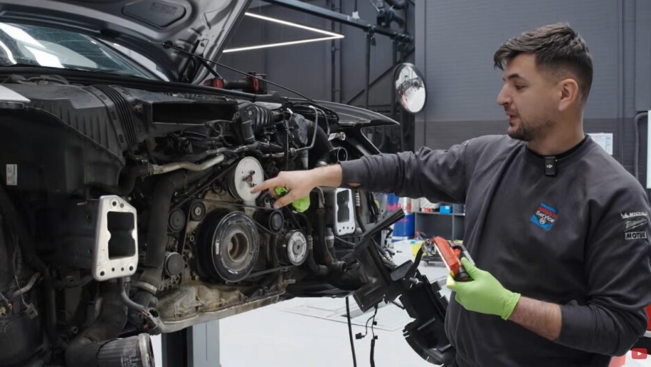 Novi automobili su sve složeniji za rad (Foto: youtube/screenshot)