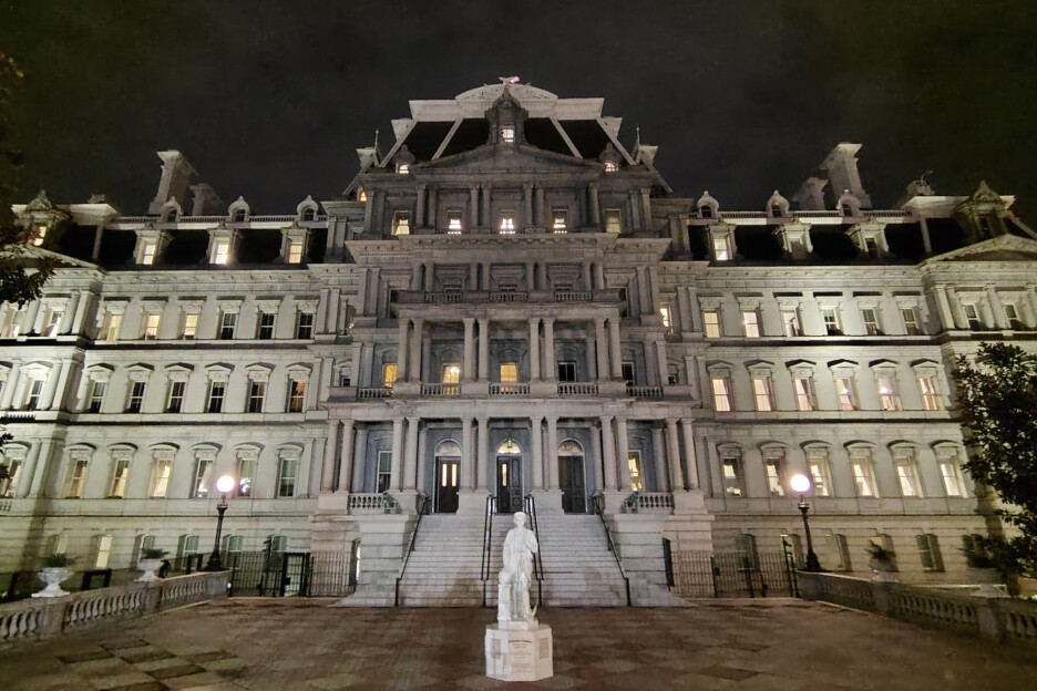 Statua je replika one koja je 2020. godine bačena u luku Baltimora tokom Trumpovog prvog mandata (Foto: AP)