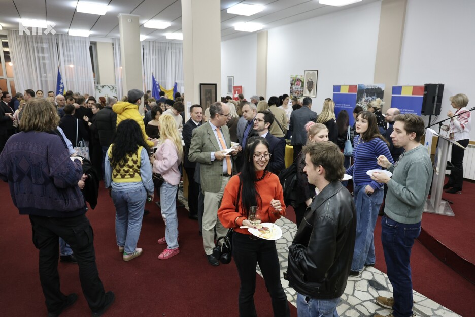 Uz diskretne melodije francuske šansone i tople riječi organizatora, večera je protekla u duhu kulturne razmjene i prijateljstva (Foto: I. Š./Klix.ba)