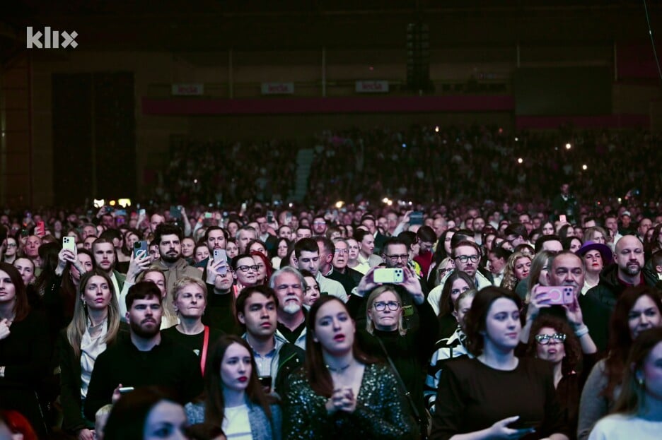 Fanovima nije dugo trebalo da ustanu i zaplešu (Foto: T. S./Klix.ba)