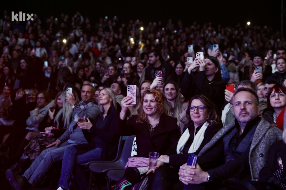 Publika je pažljivo slušala svaku pjesmu (Foto: T. S./Klix.ba)