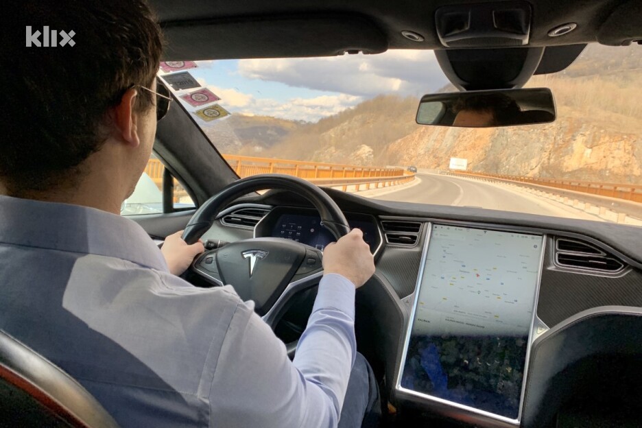 Snaga Teslinih automobila je softver i napredni autpilot (Foto: I. Š./Klix.ba)